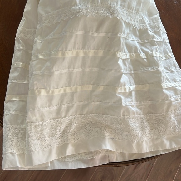 Vintage Porcelain Baby Doll in Christening Gown - Picture 4 of 9